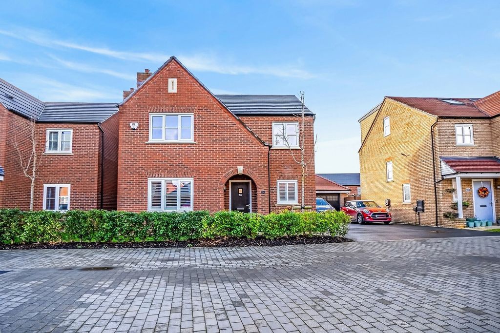 Property photo 1 of 35
