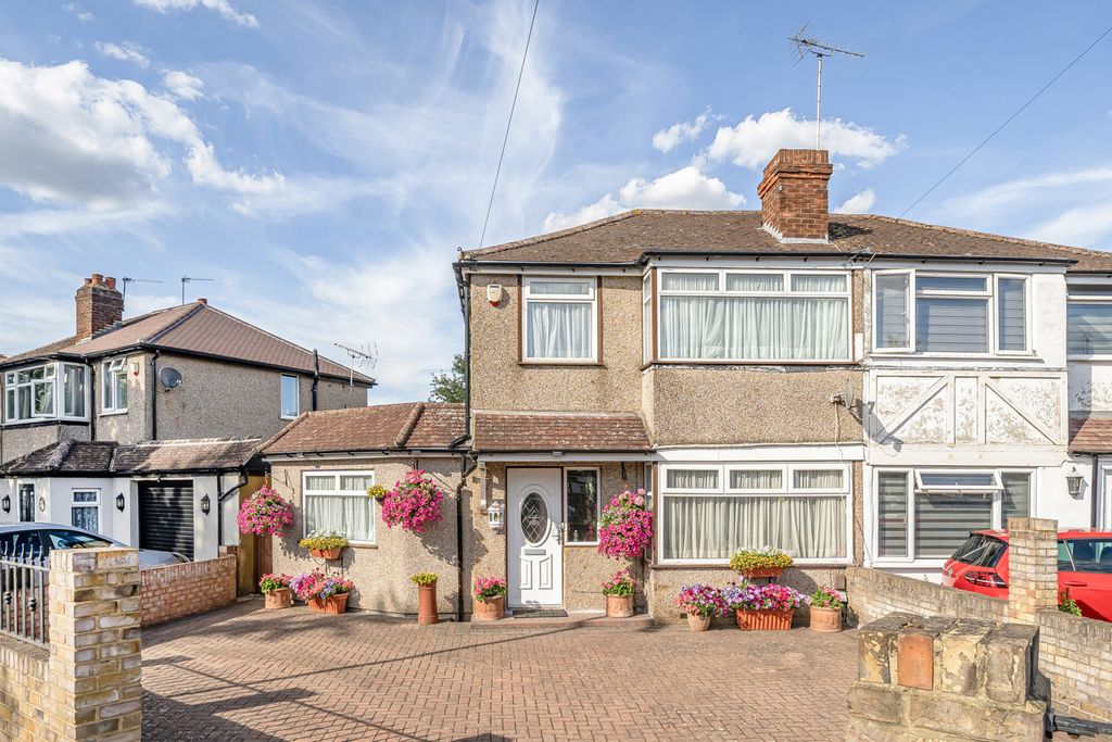 Property photo 1 of 20 1319727-12-686Ffb...