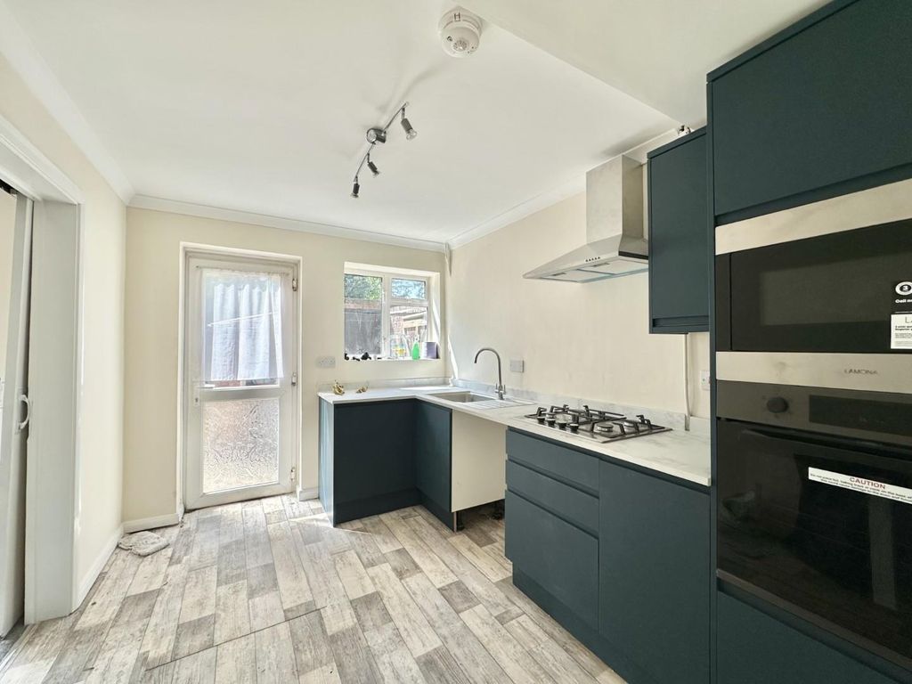 Property photo 2 of 11 Thumbnail_Img_2961.Jpg