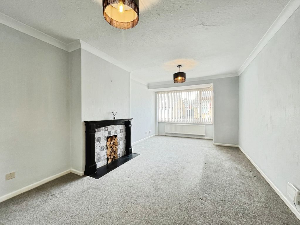 Property photo 3 of 16 4377117