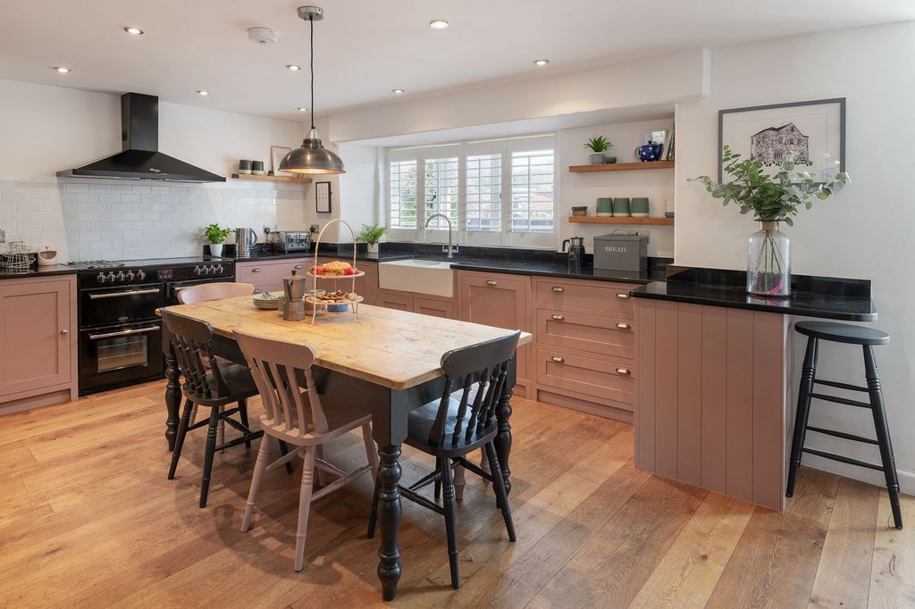 Property photo 1 of 12 The Old Dairy, Stoke Fleming, Kitchen