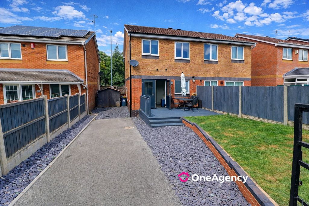 Property photo 2 of 17