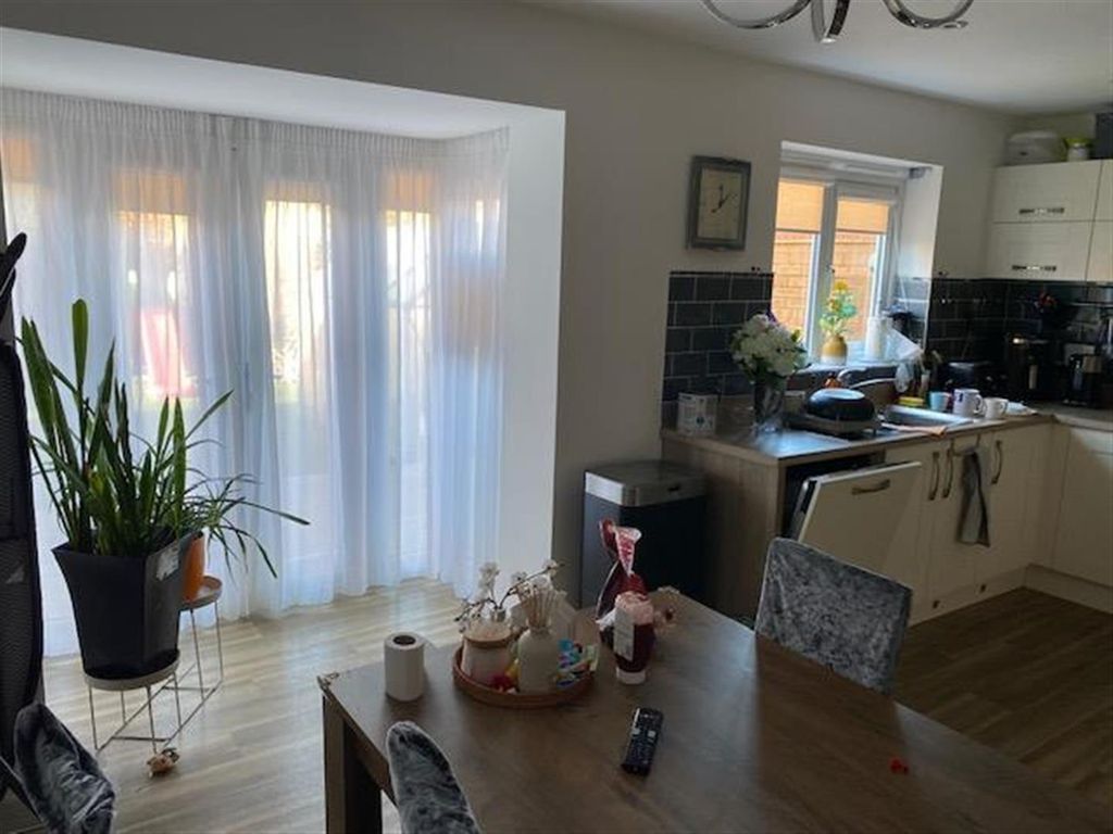 Property photo 3 of 32