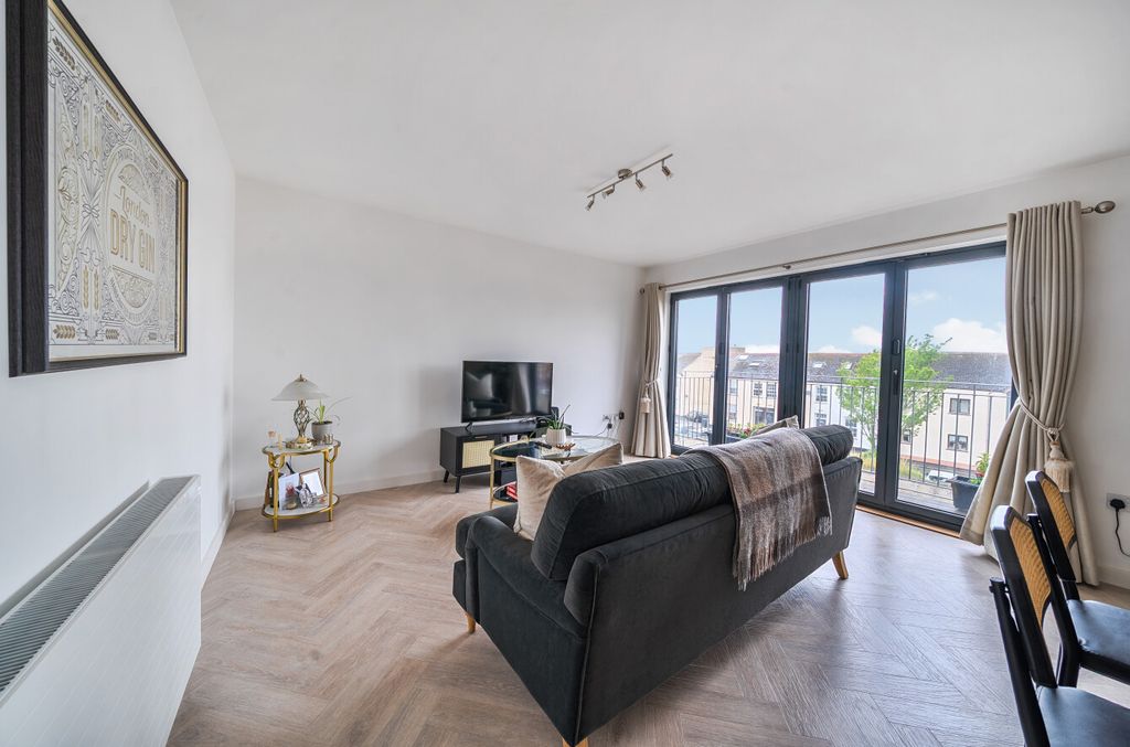 3 bed flat for saleNorth Walk, Barnstaple, Devon EX31 photo 5