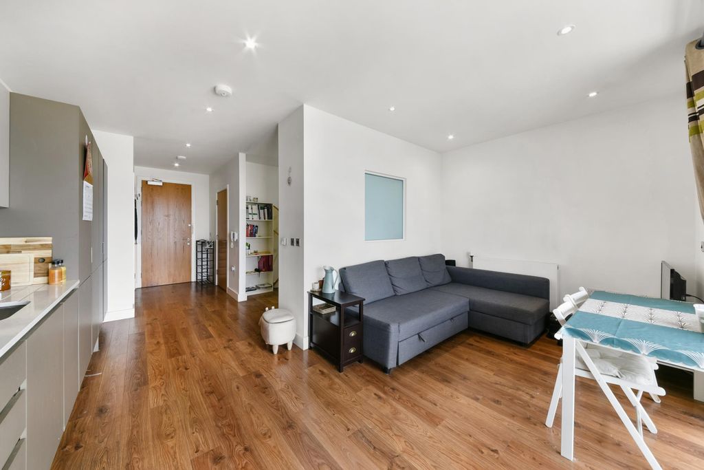 Property photo 3 of 11