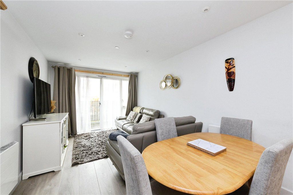 Property photo 2 of 16 Picture No. 21