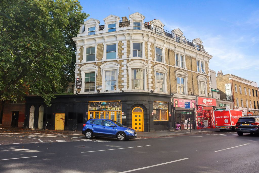 Property photo 1 of 10 Flat 6, 56-58 Camberwell Church Street, Camberwell, London Se5 8Qz