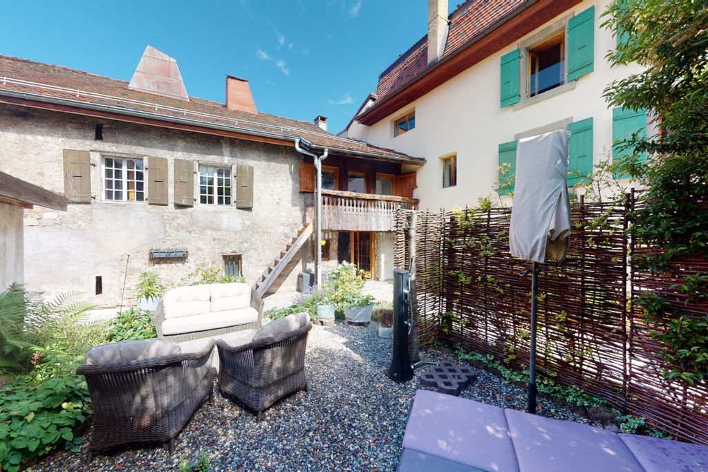 Property photo 2 of 13