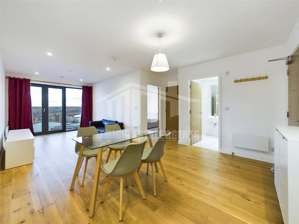 Property photo 2 of 16 Picture No. 37