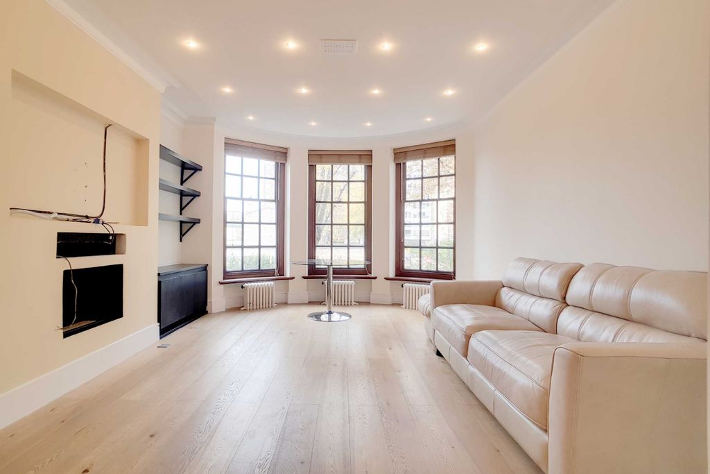 Property photo 1 of 10 Photo