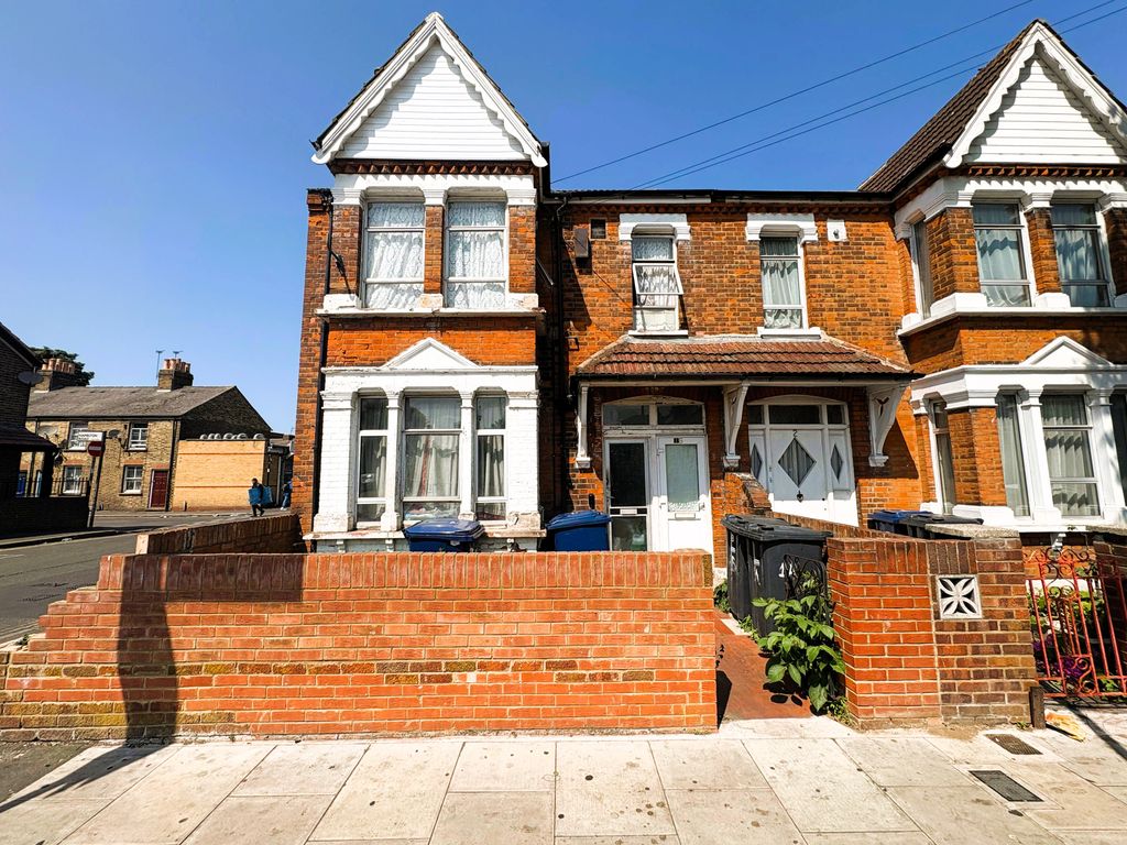 Property photo 1 of 8