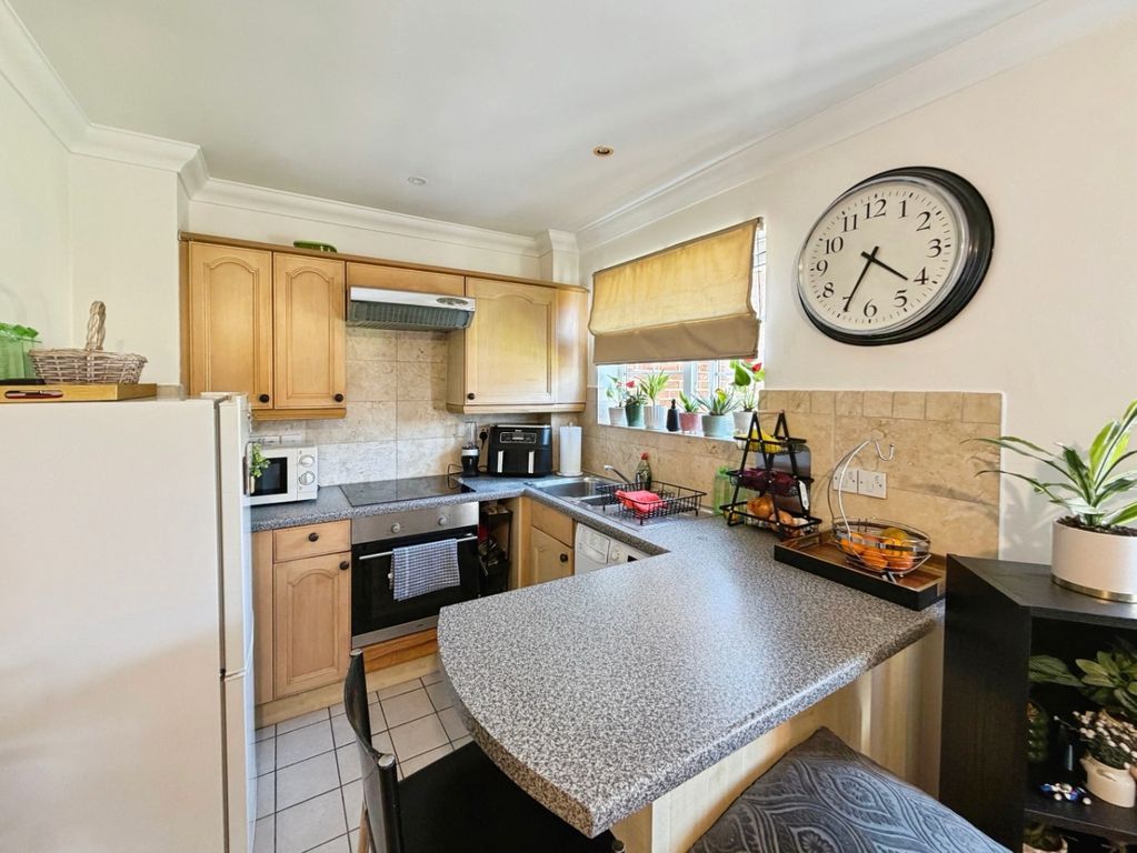 Property photo 3 of 14 5269572