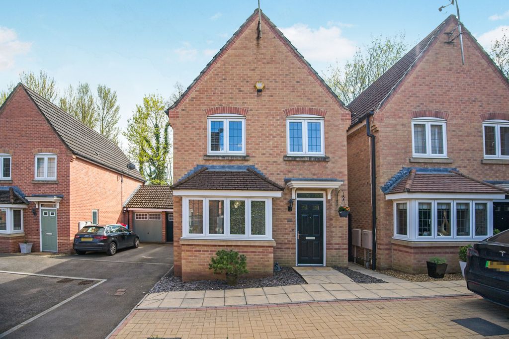 Property photo 2 of 21 Front Of House