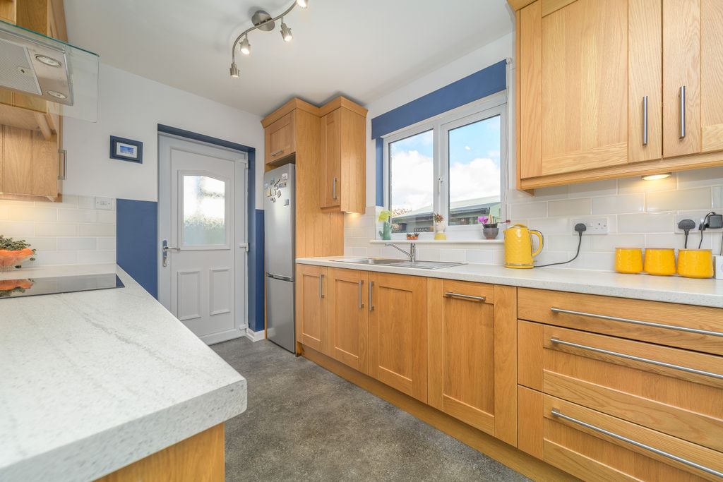 Property photo 3 of 31 Kitchen-1