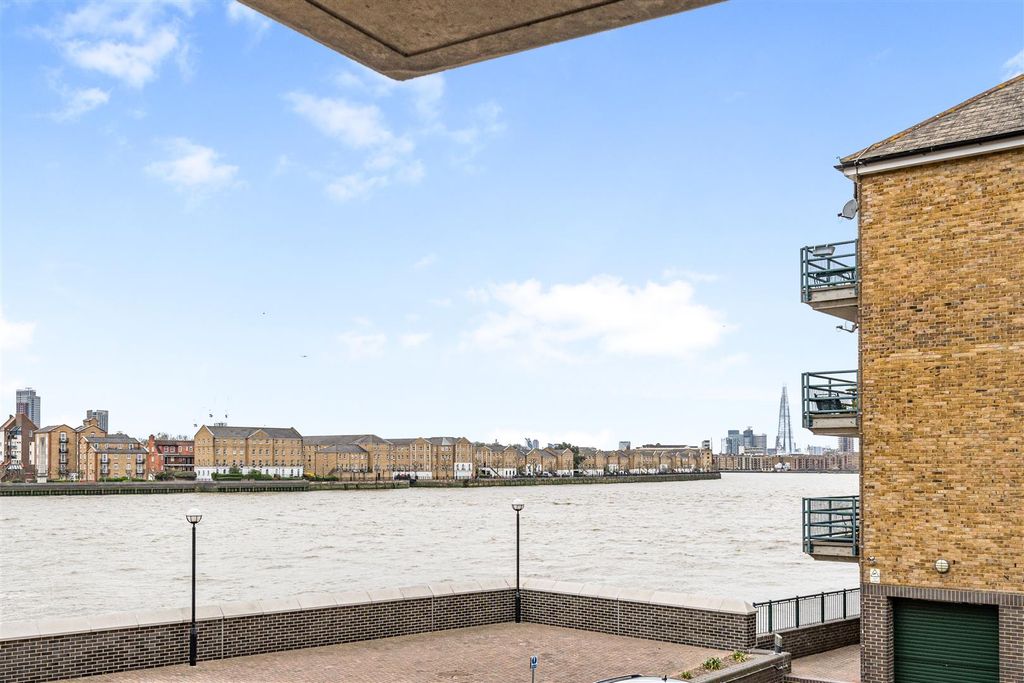 Property photo 3 of 14 View Across The River Thames From Apartment