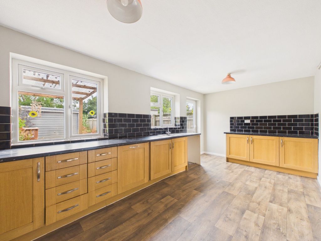 Property photo 2 of 16 4820765