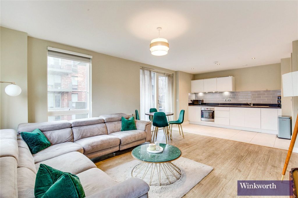 Property photo 2 of 10 Open Plan Layout