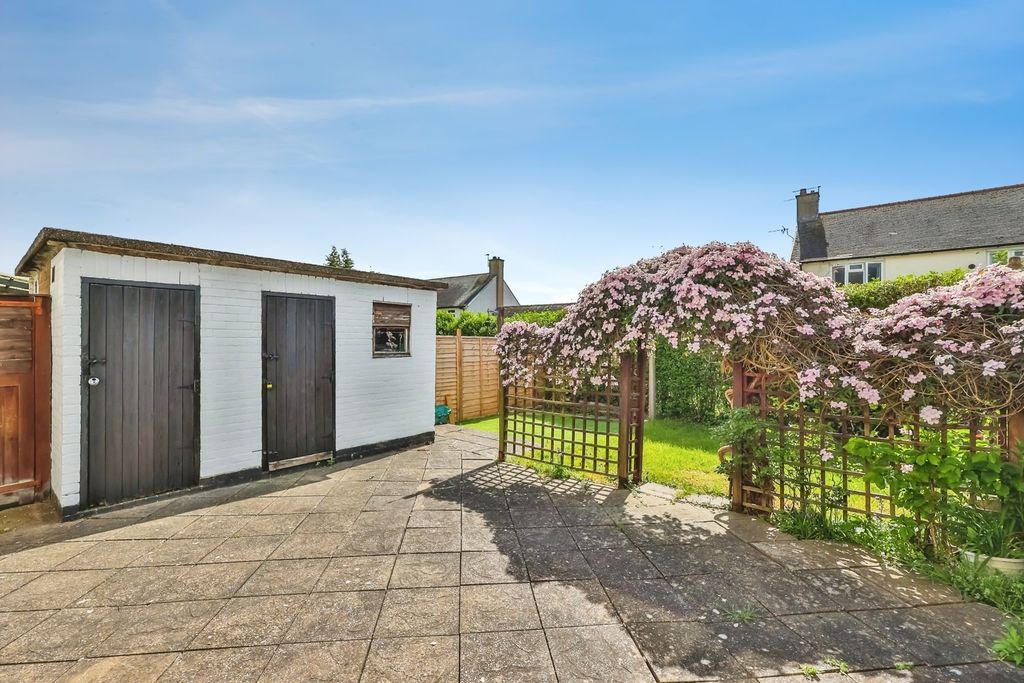 Property photo 3 of 18 Rear Gardens