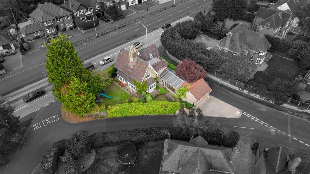 Property photo 1 of 33