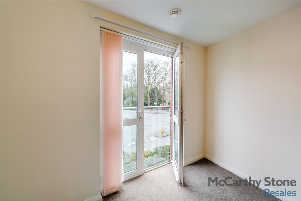 Property photo 3 of 14 8633886-Interior04.Jpg