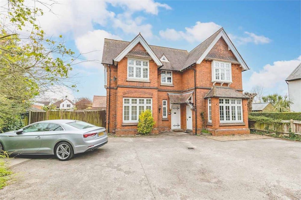 Property photo 1 of 11