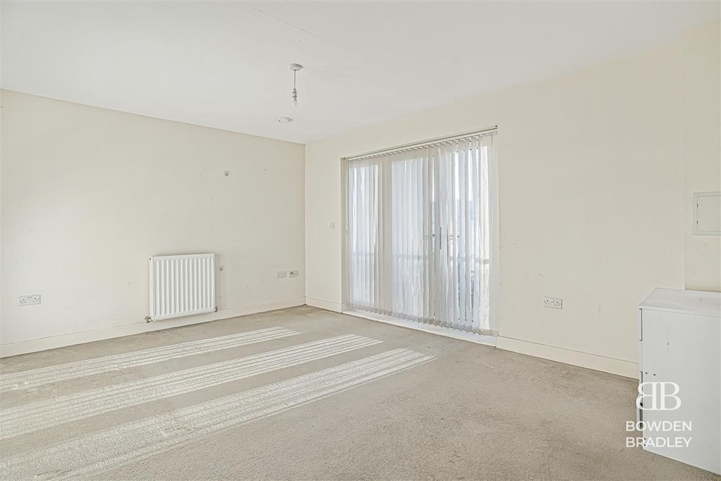 Property photo 3 of 13 Living Room