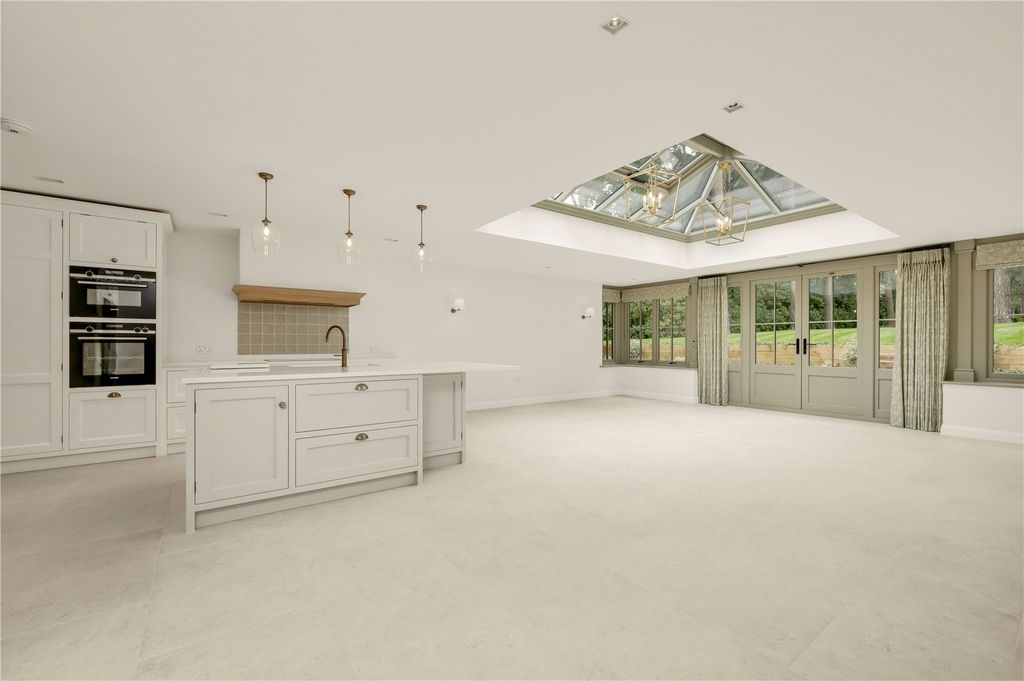 Property photo 3 of 13 Kitchen/Dining Room