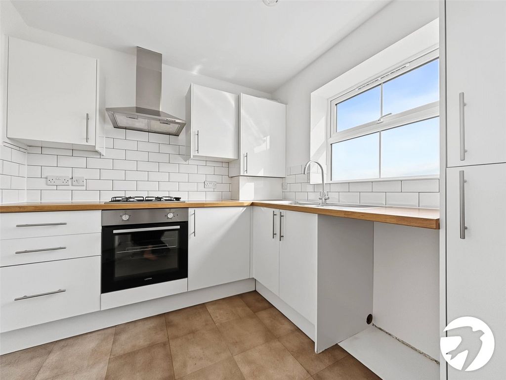 Property photo 2 of 19 Picture No. 40