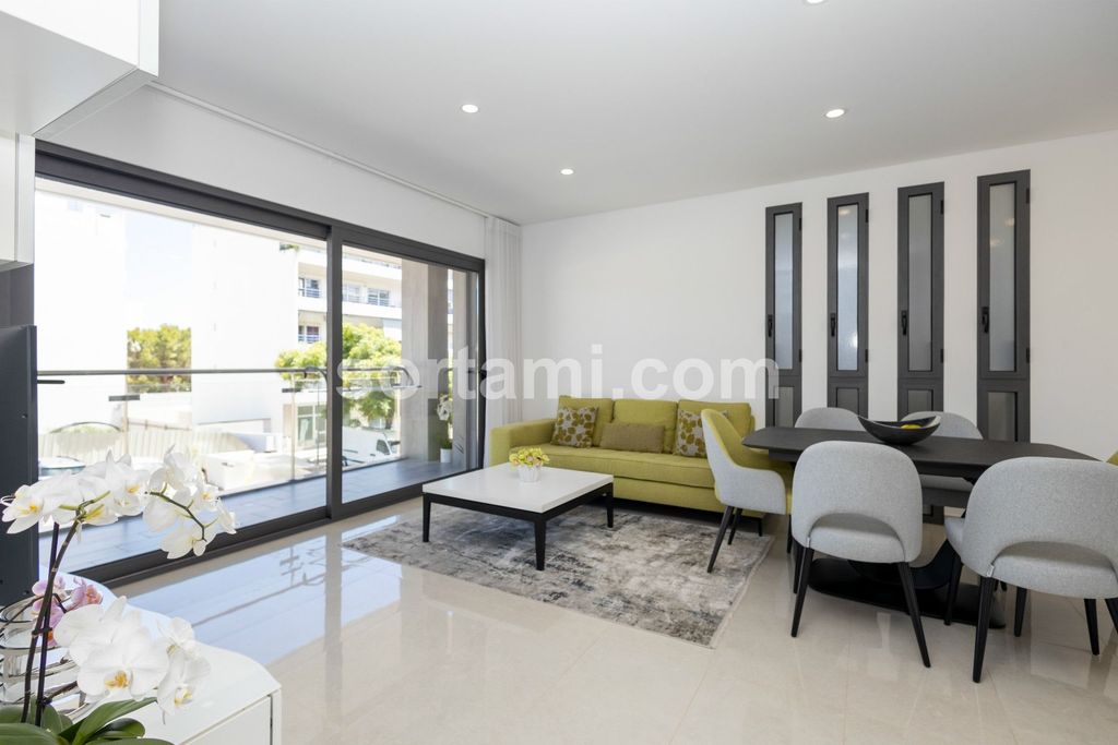 Property photo 2 of 12