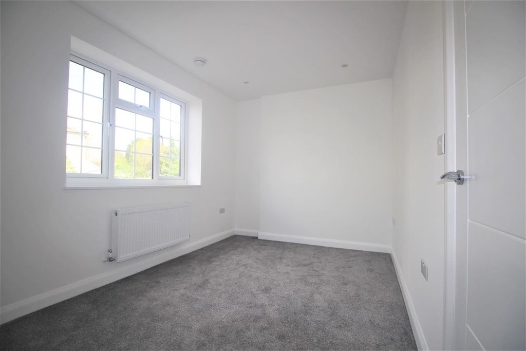 Property photo 3 of 6 5176753