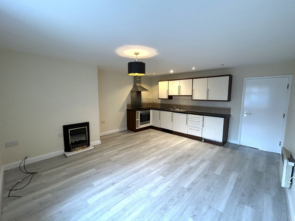 Property photo 3 of 8 Picture No. 24