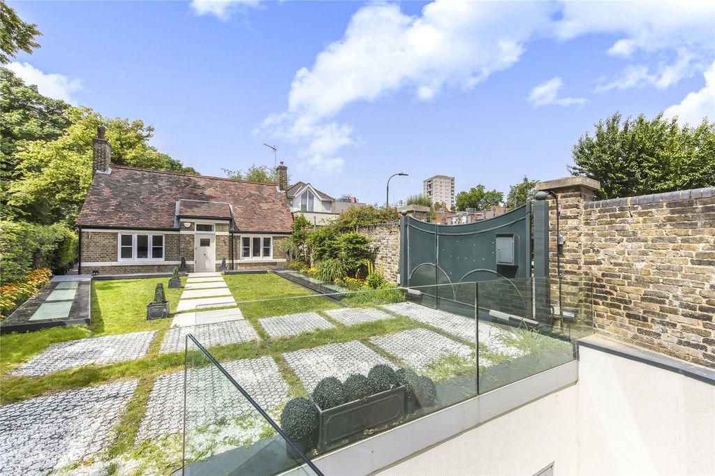 Property photo 2 of 37 Picture No. 15
