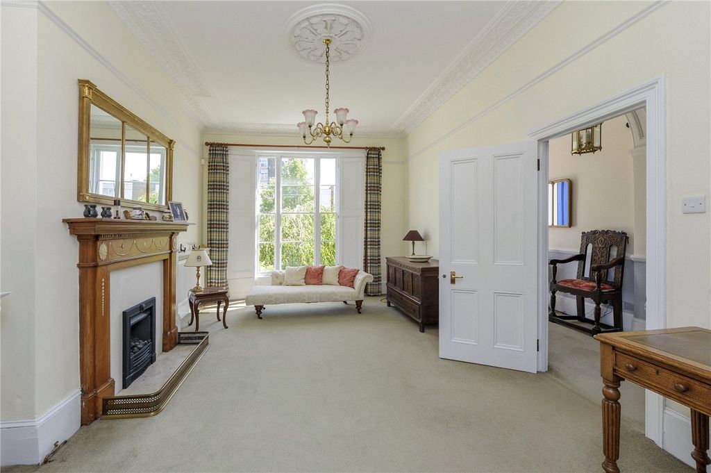 Property photo 3 of 18 Picture No. 06