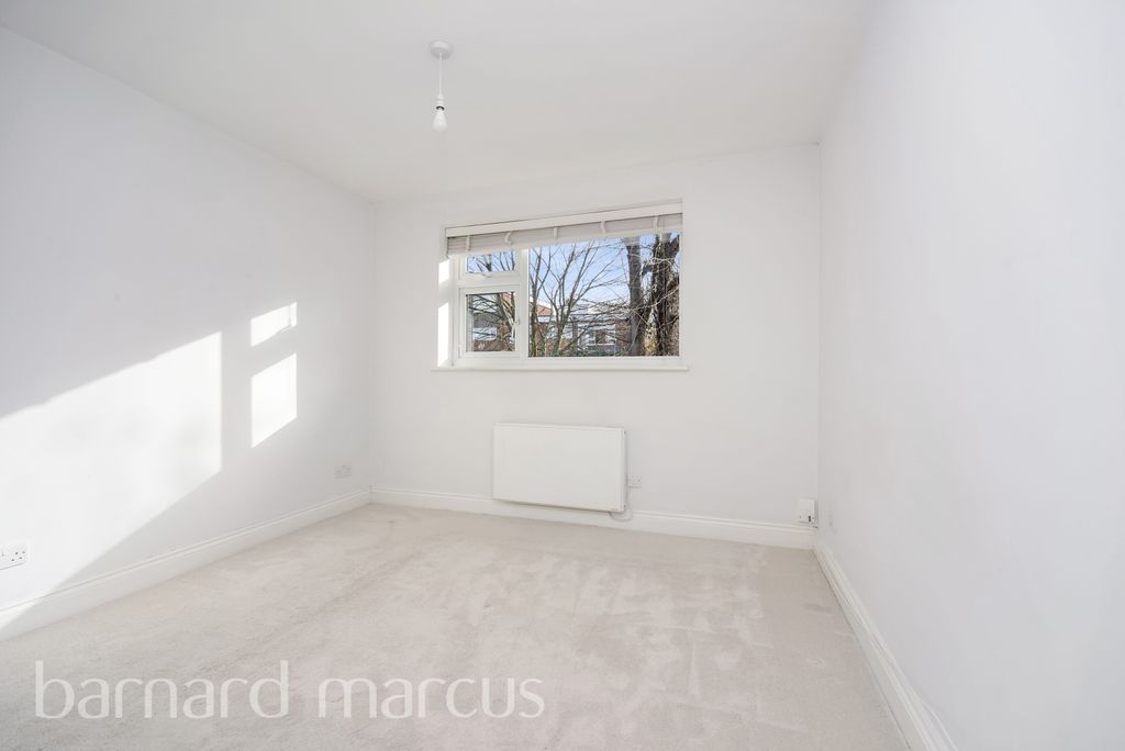 Property photo 2 of 7 Bedroom