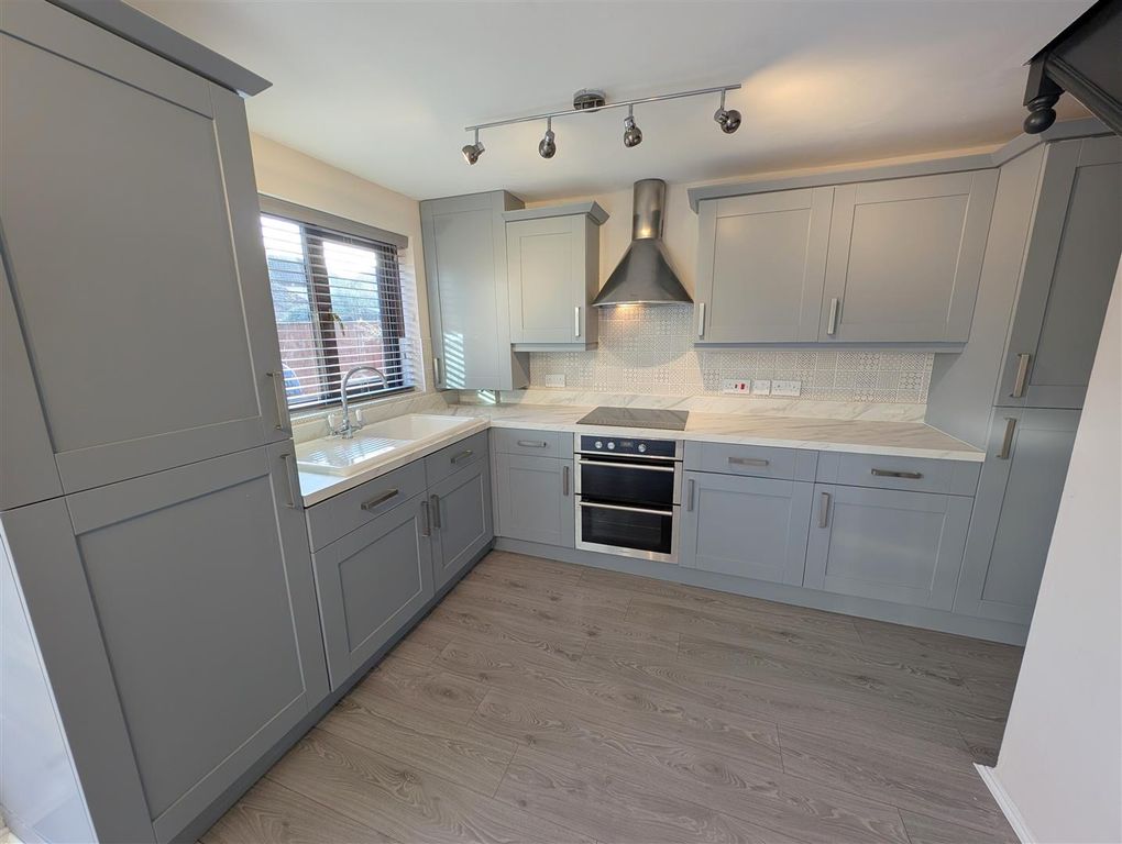 Property photo 2 of 16 Kitchen/Diner