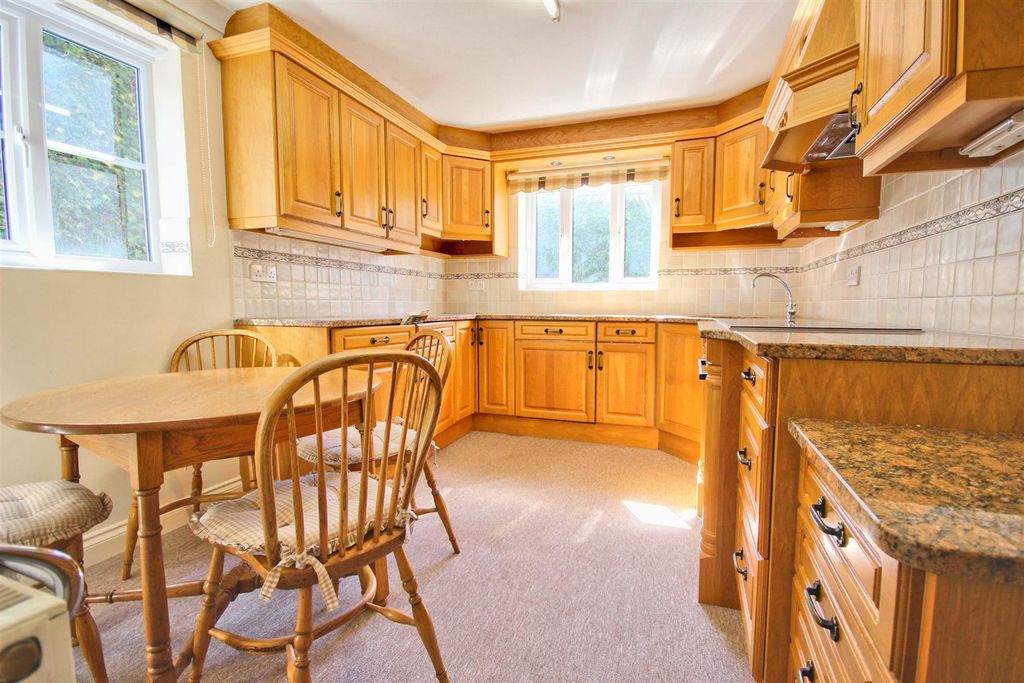 Property photo 3 of 14 Img_0088-Img_0090_Lzn.Jpg