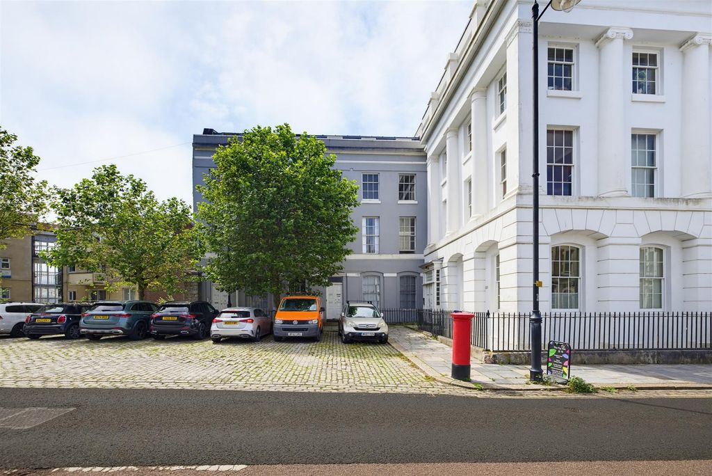 Property photo 1 of 16 Facade