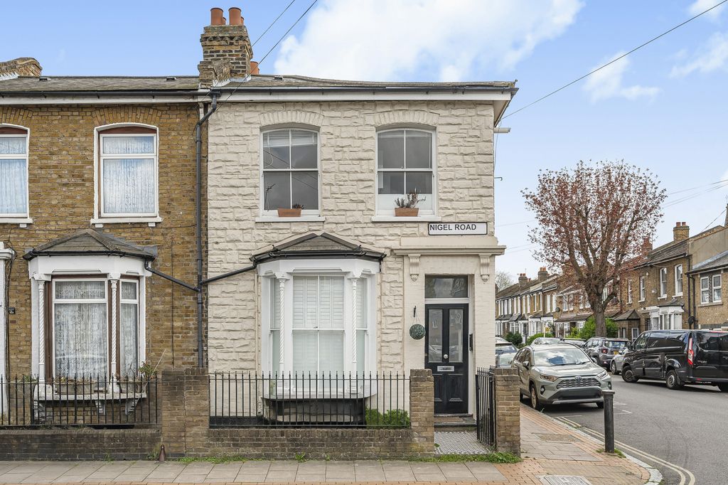 Property photo 1 of 9