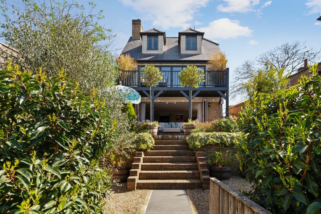 Property photo 1 of 25
