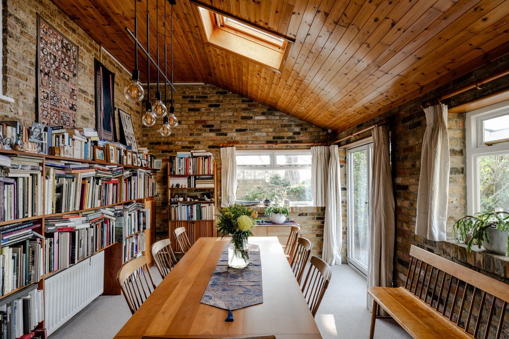 Property photo 3 of 37 274956 - Tmh_Crown Hill-106.Jpg