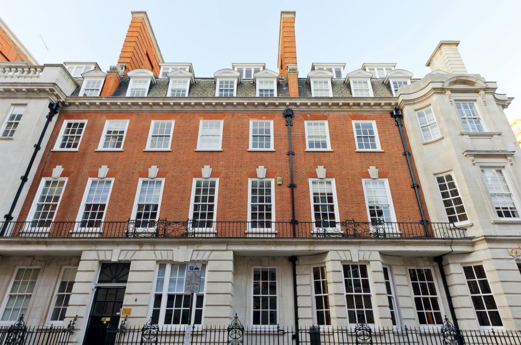 Property photo 1 of 6 Devonshire Office 72.Jpg