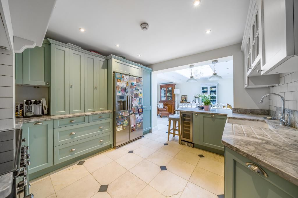 Property photo 3 of 16 Kitchen