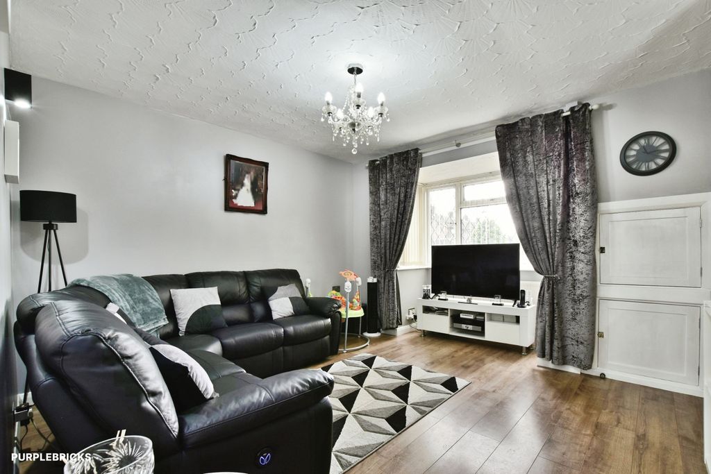 Property photo 3 of 22