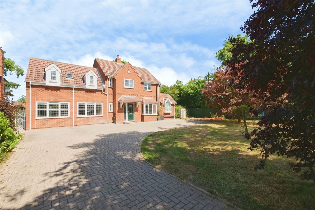 Property photo 1 of 25