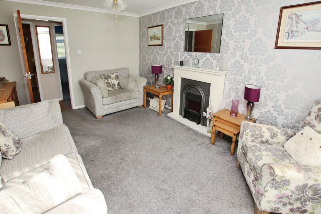 Property photo 2 of 21 4569323