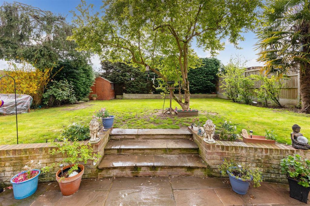 Property photo 2 of 18