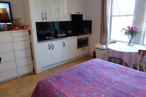 Property photo 3 of 6 85138_House_Finchley_Road_London_Nw11_8dl_Studiol_Img_02_0000_Max_476x317