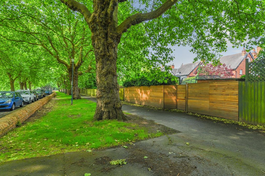 Additional image 47 of 6 bed detached house to rentVictoria Embankment NG2