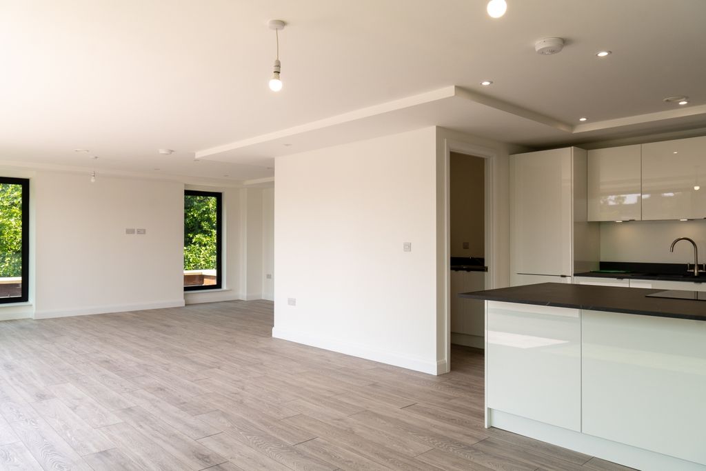 Property photo 3 of 14 6
