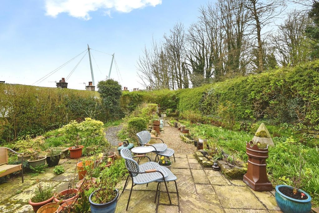 Property photo 3 of 22 Garden